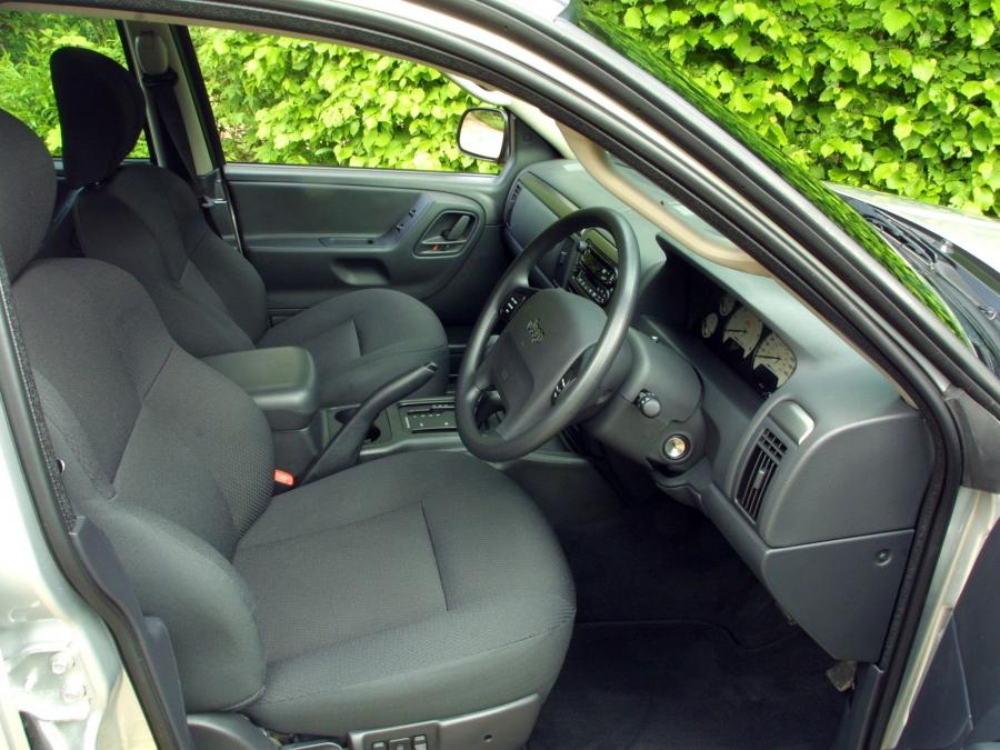  Jeep Grand Cherokee Sport 2003 года  (UK) (фото 2 из 5)